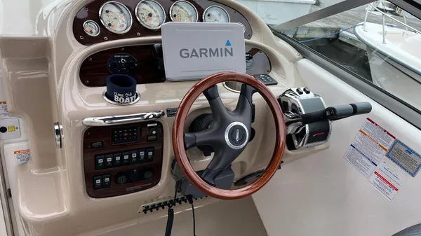 Chaparral 270 Signature