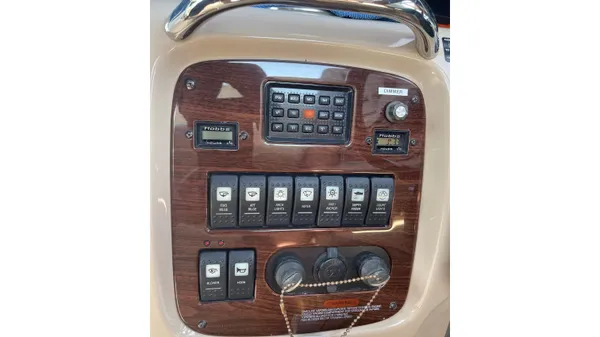 Chaparral 270 Signature